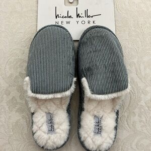 Nicole Miller Slippers Soft Gray Corduroy Plush Insole Size 8-9 NEW